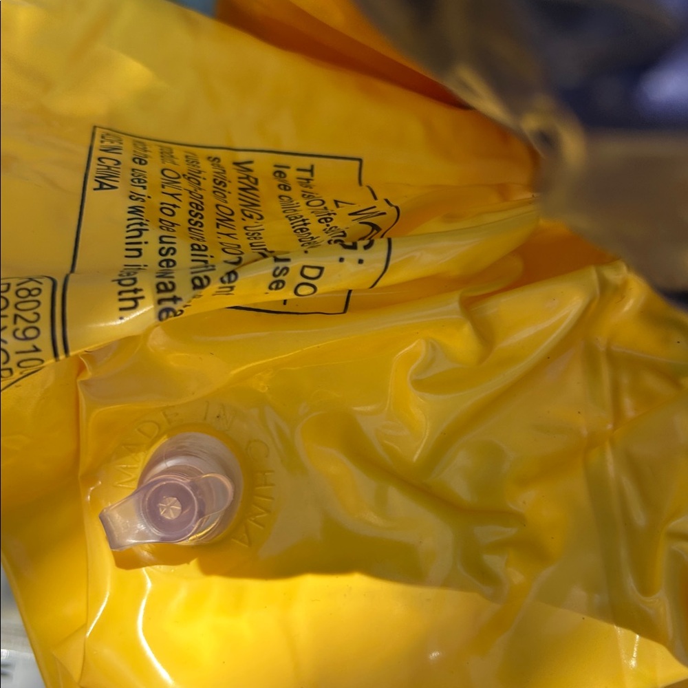 Bottle Float - Inflatable Pool Lounger (Yellow/White) - Picture 3 of 3